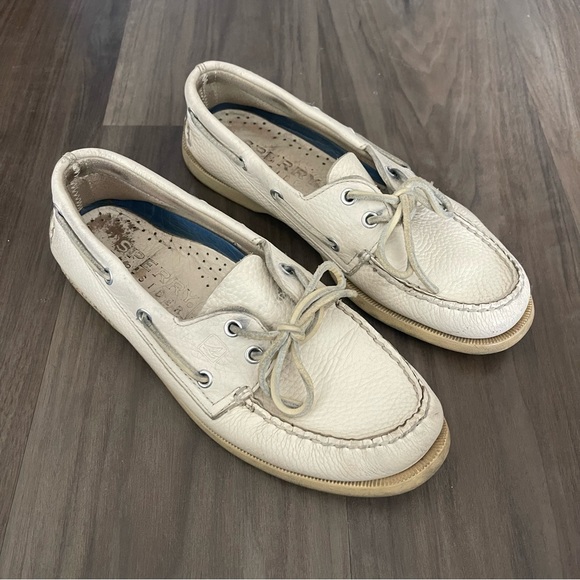 White sperry boat shoe - Picture 1 of 12